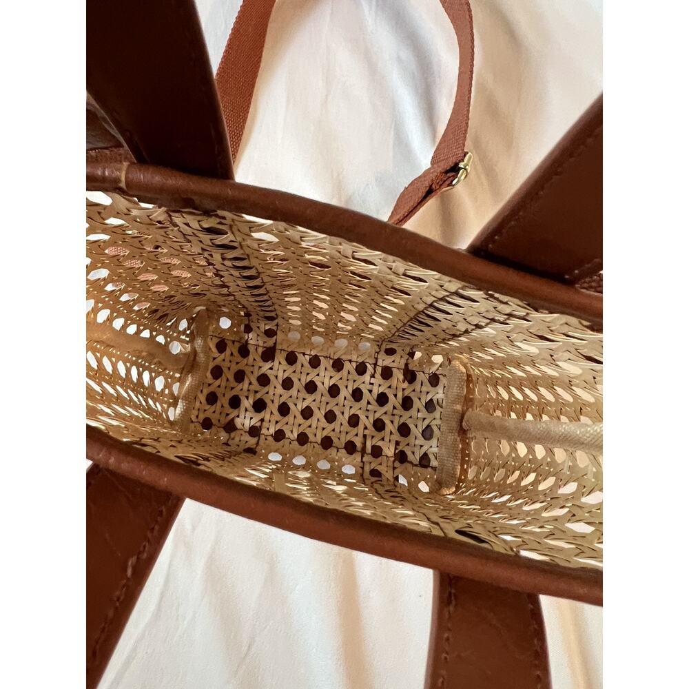 Universal Thread Caning Basket Weave Crossbody Purse With Brown Trim Small 7” - Picture 6 of 7